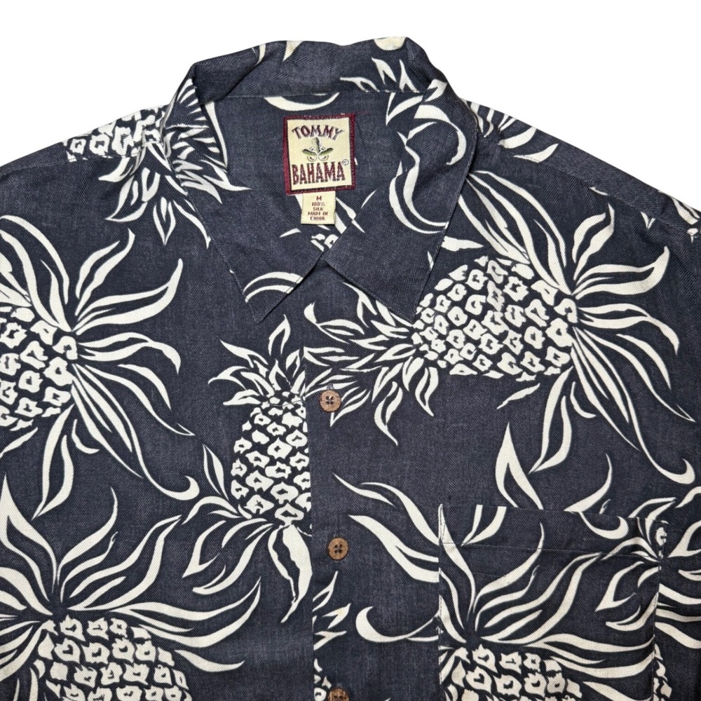 Tommy Bahama Hawaiian Pineapple Aloha Men Medium Shirt Black Pineapple Silk